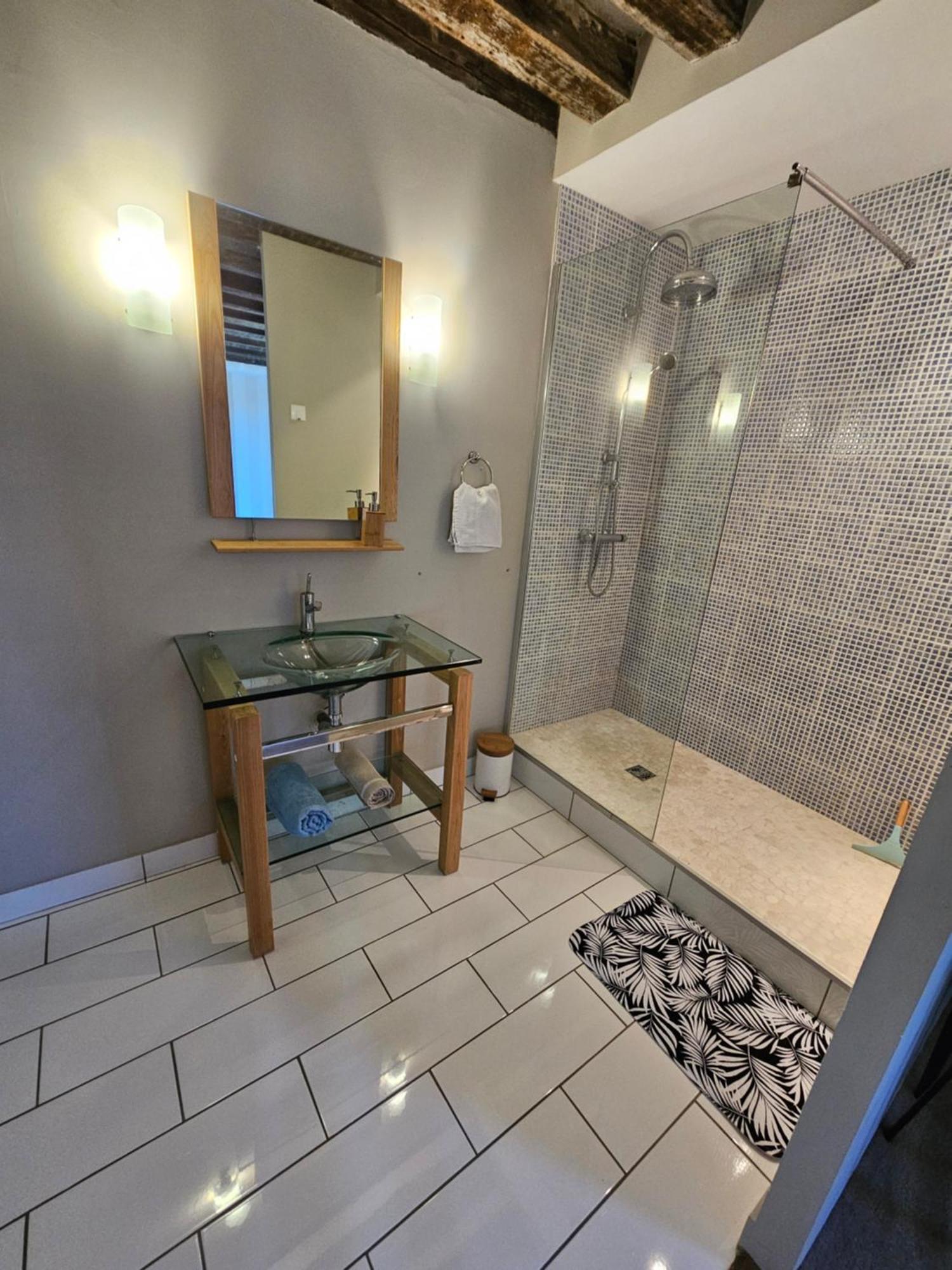 מלון Donzy Chambre Avec Salle De Bain מראה חיצוני תמונה